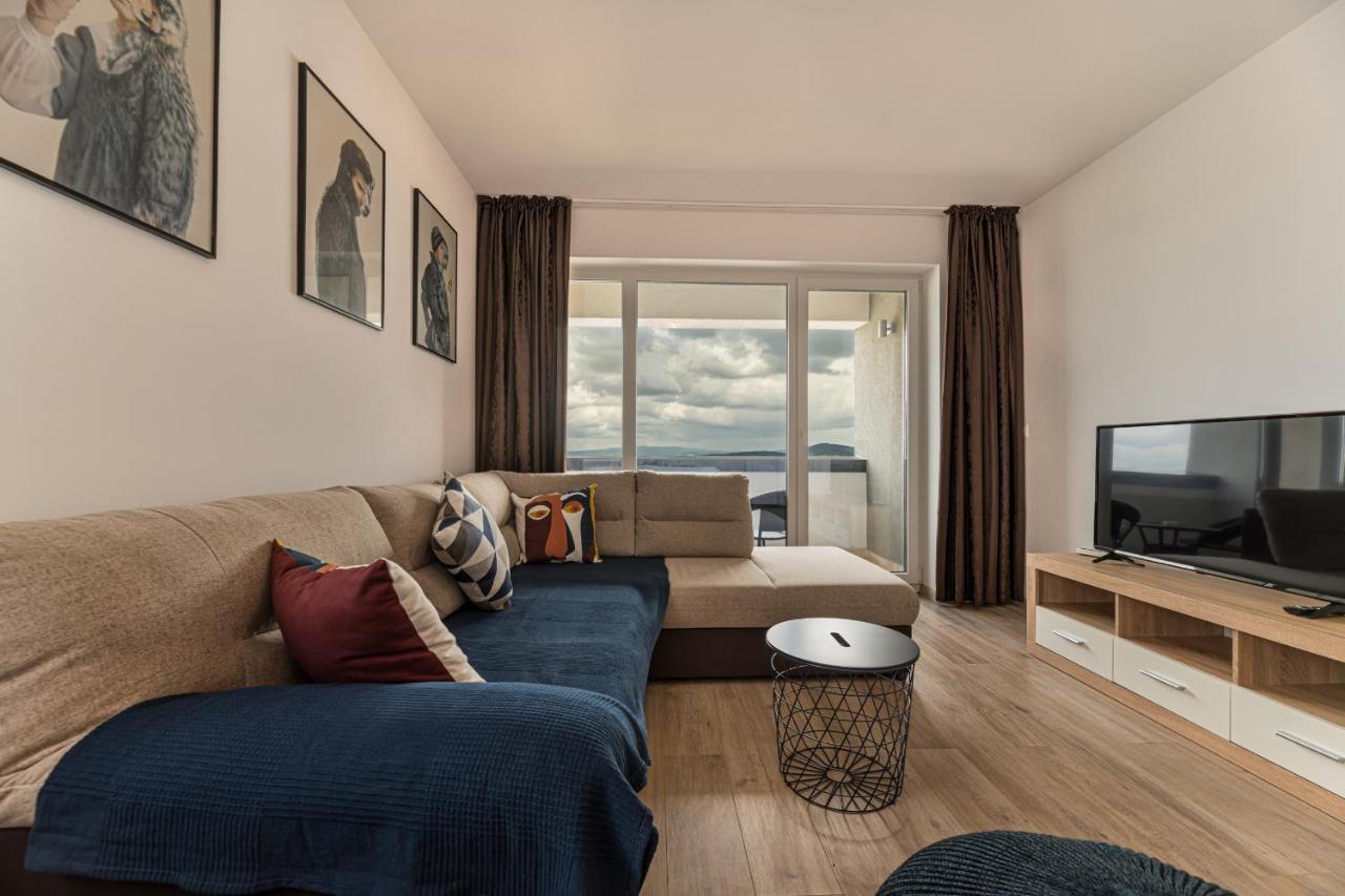 Coresi Modern Apartment Brasov Exterior photo